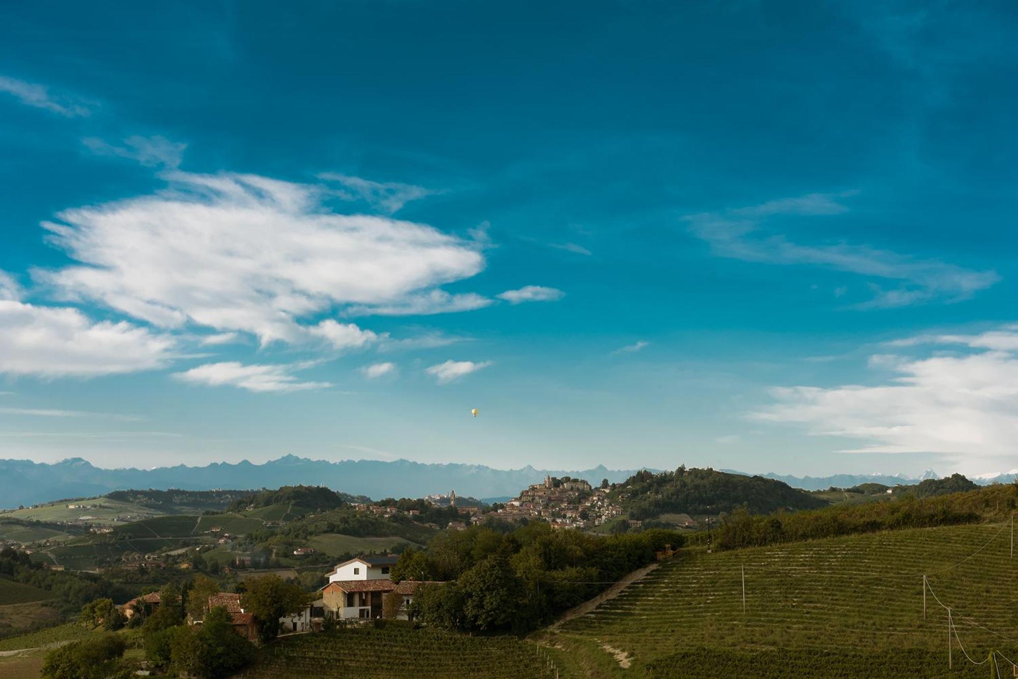 Appartamenti Rocca - CAV La Casa di Rosa Monforte dʼAlba Esterno foto