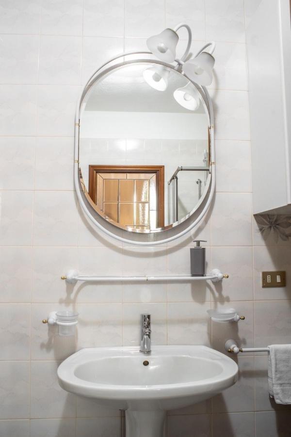 Appartamenti Rocca - CAV La Casa di Rosa Monforte dʼAlba Esterno foto