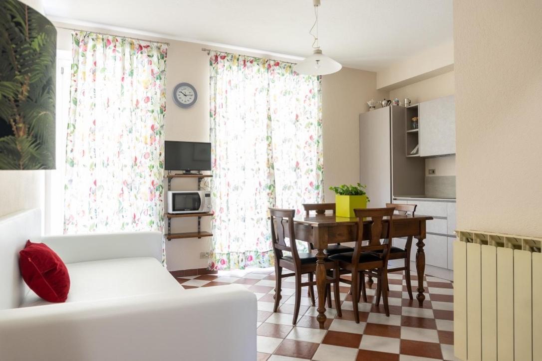 Appartamenti Rocca - CAV La Casa di Rosa Monforte dʼAlba Esterno foto